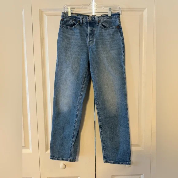 Levi’s Wedgie High Waist Straight Leg Jeans - Picture 3 of 7